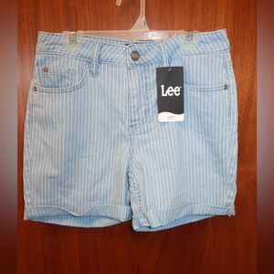 Lee Women Mid Rise 5 inch Inseam Cuffed Short Light Rail Road Stripe Blue Sz 6